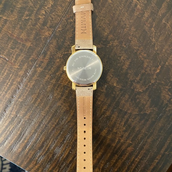 MVMT watch - beige beautiful white textured back - Picture 3 of 6